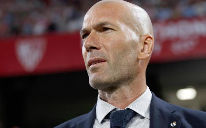 Reals Cheftrainer Zinedine Zidane wünscht, dass der angeschlagene Real-Profi Kroos nicht zur Nationalmannschaft reist. Foto: Miguel Morenatti/AP/dpa