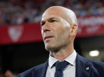 Reals Cheftrainer Zinedine Zidane wünscht, dass der angeschlagene Real-Profi Kroos nicht zur Nationalmannschaft reist. Foto: Miguel Morenatti/AP/dpa Reals Cheftrainer Zinedine Zidane wünscht, dass der angeschlagene Real-Profi Kroos nicht zur Nationalmannschaft reist. Foto: Miguel Morenatti/AP/dpa