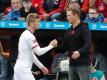 Wurde nach einer Stunde von Leipzigs Trainer Julian Nagelsmann (r) ausgewechselt: Timo Werner (l). Foto: Roland Weihrauch/dpa