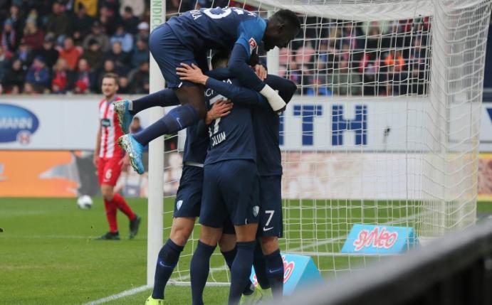 Der VfL Bochum bejubelt seinen ersten Saisonsieg