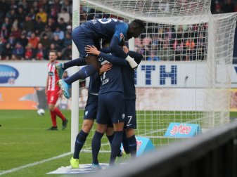 Der VfL Bochum bejubelt seinen ersten Saisonsieg Der VfL Bochum bejubelt seinen ersten Saisonsieg