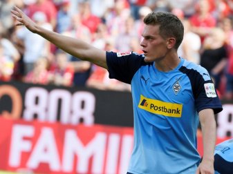 Verletzt: Matthias Ginter kugelte sich die Schulter aus Verletzt: Matthias Ginter kugelte sich die Schulter aus