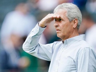 Wohin geht's für BVB-Trainer Lucien Favre?. Foto: Uwe Anspach/dpa Wohin geht's für BVB-Trainer Lucien Favre?. Foto: Uwe Anspach/dpa