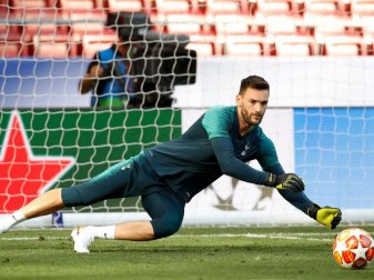 Fällt bis Jahresende aus: Tottenham-Keeper Hugo Lloris. Foto: Martin Rickett/PA Wire/dpa Fällt bis Jahresende aus: Tottenham-Keeper Hugo Lloris. Foto: Martin Rickett/PA Wire/dpa
