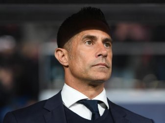 Ist nicht mehr Trainer in Lyon: Sylvinho. Foto: Hendrik Schmidt/dpa-Zentralbild/dpa Ist nicht mehr Trainer in Lyon: Sylvinho. Foto: Hendrik Schmidt/dpa-Zentralbild/dpa