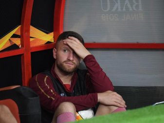 Beim FC Arsenal außen vor: Shkodran Mustafi. F. Foto: Arne Dedert/dpa Beim FC Arsenal außen vor: Shkodran Mustafi. F. Foto: Arne Dedert/dpa