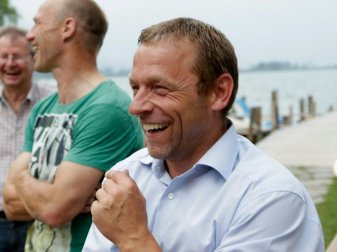 Häßlers Trikot wird versteigert Häßlers Trikot wird versteigert