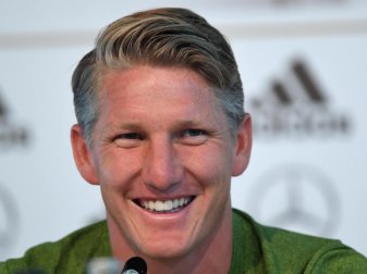 Möchte dem Fußball erhalten bleiben: Bastian Schweinsteiger. F. Foto: Federico Gambarini/dpa Möchte dem Fußball erhalten bleiben: Bastian Schweinsteiger. F. Foto: Federico Gambarini/dpa
