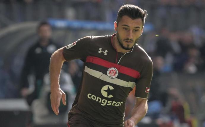 Sorgte mit einem Instagram-Post für Zündstoff: Pauli-Profi Cenk Sahin. Foto: Christian Charisius/dpa