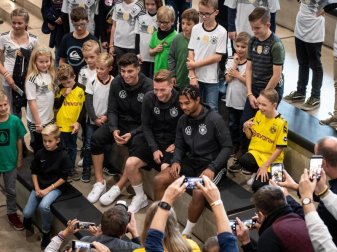 Kai Havertz, Marco Reus und Serge Gnabry bei der Kinder-Pressekonferenz im Deutschen Fußballmuseum. Foto: Bernd Thissen/dpa Kai Havertz, Marco Reus und Serge Gnabry bei der Kinder-Pressekonferenz im Deutschen Fußballmuseum. Foto: Bernd Thissen/dpa