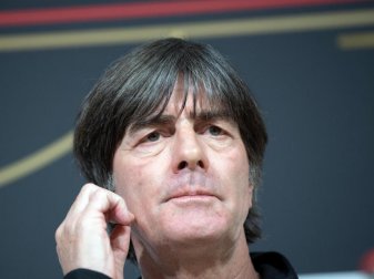 Gegen Estland lässt Joachim Löw Manuel Neuer und Ilkay Gündogan von Anfang an spielen. Foto: Federico Gambarini/dpa Gegen Estland lässt Joachim Löw Manuel Neuer und Ilkay Gündogan von Anfang an spielen. Foto: Federico Gambarini/dpa