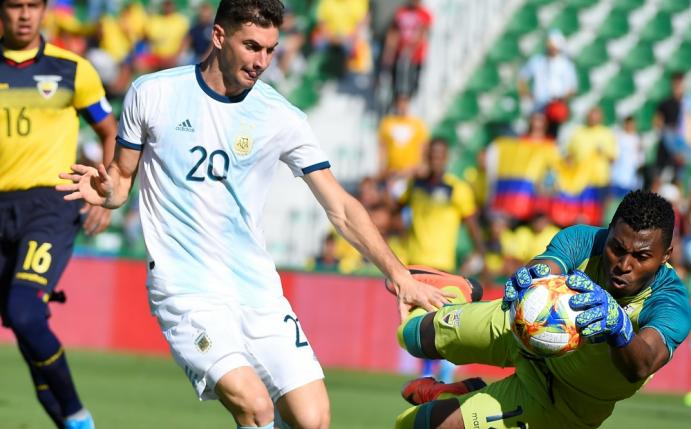 Erzielte per Kopf das Führungstor: Lucas Alario