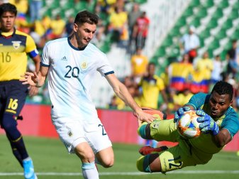 Erzielte per Kopf das Führungstor: Lucas Alario Erzielte per Kopf das Führungstor: Lucas Alario