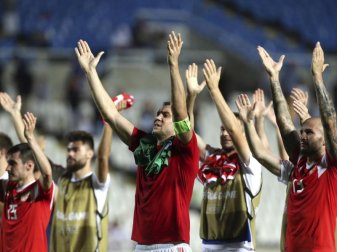 Die russischen Spieler feiern das 5:0 gegen Zypern. Foto: Petros Karadjias/AP/dpa Die russischen Spieler feiern das 5:0 gegen Zypern. Foto: Petros Karadjias/AP/dpa