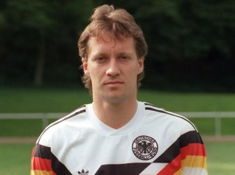 Gunnar Sauer stand im deutschen Aufgebot für die EM 1988. Foto: Achim Scheidemann/dpa Gunnar Sauer stand im deutschen Aufgebot für die EM 1988. Foto: Achim Scheidemann/dpa