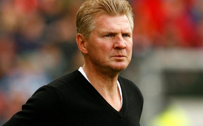 Effenberg absolviert Autogrammstunde bei McDonalds