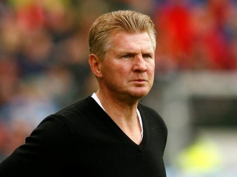Effenberg absolviert Autogrammstunde bei McDonalds Effenberg absolviert Autogrammstunde bei McDonalds