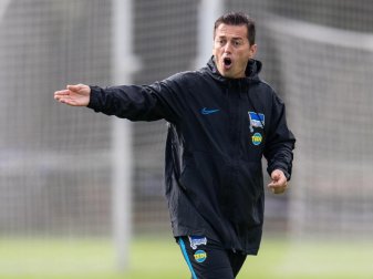 Musste auf Nationalspieler Niklas Stark verzichten: Hertha-Coach Ante Covic. Foto: Tom Weller/dpa Musste auf Nationalspieler Niklas Stark verzichten: Hertha-Coach Ante Covic. Foto: Tom Weller/dpa