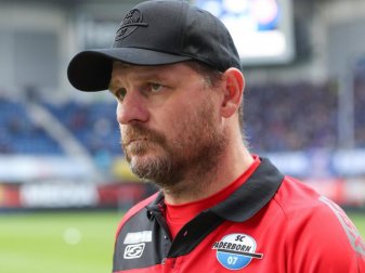 Paderborns Trainer Steffen Baumgart kritisiert die Entwicklung der Fußball-Bundesliga. Foto: Friso Gentsch/dpa Paderborns Trainer Steffen Baumgart kritisiert die Entwicklung der Fußball-Bundesliga. Foto: Friso Gentsch/dpa