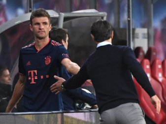 Haben sich ausgesprochen: Thomas Müller (l) und Trainer Niko Kovac. Foto: Hendrik Schmidt/dpa-Zentralbild/dpa Haben sich ausgesprochen: Thomas Müller (l) und Trainer Niko Kovac. Foto: Hendrik Schmidt/dpa-Zentralbild/dpa