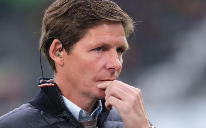 Wolfsburgs Trainer Oliver Glasner bezeichnet den VfL vor dem Spiel gegen RB Leipzig als Außenseiter. Foto: Peter Steffen/dpa