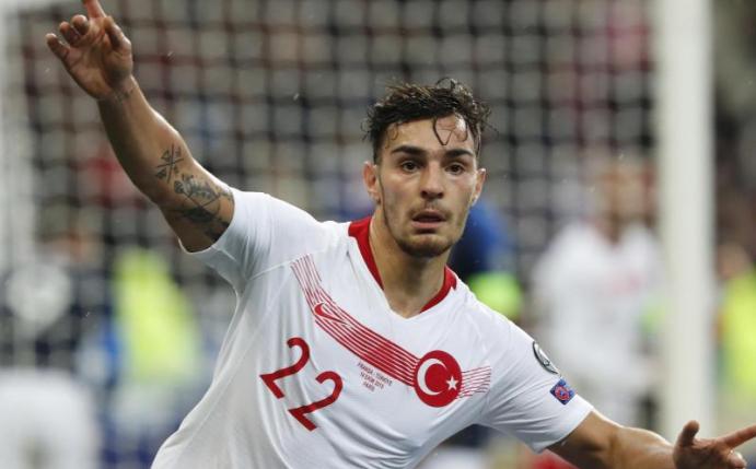 Kaan Ayhan traf für die Türkei. Foto: Thibault Camus/AP/dpa