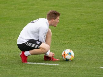 Muss kurzfristig wegen Rückenproblemen pausieren: Nationalspieler Marcel Halstenberg. Foto: Bernd Thissen/dpa Muss kurzfristig wegen Rückenproblemen pausieren: Nationalspieler Marcel Halstenberg. Foto: Bernd Thissen/dpa
