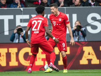 Robert Lewandowski (r) traf erneut für den FC Bayern. Foto: Matthias Balk/dpa Robert Lewandowski (r) traf erneut für den FC Bayern. Foto: Matthias Balk/dpa
