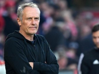 Freiburg-Trainer Christian Streich echauffiert sich über die eigenen Fans. Foto: Monika Skolimowska/dpa-Zentralbild/dpa Freiburg-Trainer Christian Streich echauffiert sich über die eigenen Fans. Foto: Monika Skolimowska/dpa-Zentralbild/dpa