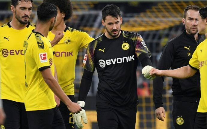Borussia Dortmund bangt um Torhüter Roman Bürki