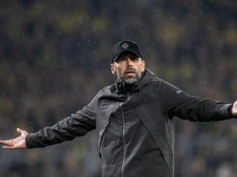 Doppelter Frust: Gladbach-Coach Marco Rose. Foto: Bernd Thissen/dpa Doppelter Frust: Gladbach-Coach Marco Rose. Foto: Bernd Thissen/dpa