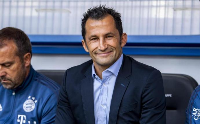 Hasan Salihamidzic gab auch seine Meinung dazu ab, warum Thomas Müller nicht von Beginn an spielte. Foto: David Inderlied/dpa