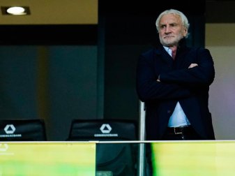 Rudi Völler sieht für Bayer Leverkusen in Madrid eine «realistische Chance». Foto: Uwe Anspach/dpa Rudi Völler sieht für Bayer Leverkusen in Madrid eine «realistische Chance». Foto: Uwe Anspach/dpa