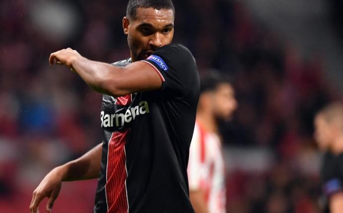 Mund abputzen, weitermachen: Leverkusens Jonathan Tah nach der Niederlage in Mardrid. Foto: Marius Becker/dpa