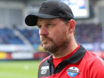 Setzt sich auch für die unterklassigen Vereine ein: Paderborns Trainer Steffen Baumgart. Foto: Friso Gentsch/dpa Setzt sich auch für die unterklassigen Vereine ein: Paderborns Trainer Steffen Baumgart. Foto: Friso Gentsch/dpa