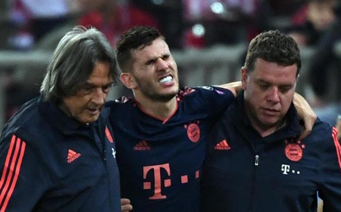 Lucas Hernández hat sich am rechten Sprunggelenk verletzt. Foto: Sven Hoppe/dpa