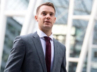 Darf sich auf eine weitere Auszeichnung freuen: Bayern-Keeper Manuel Neuer. Foto: Sven Hoppe/dpa Darf sich auf eine weitere Auszeichnung freuen: Bayern-Keeper Manuel Neuer. Foto: Sven Hoppe/dpa