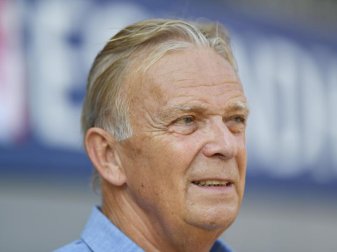 Hält viel von RB Leipzig: Ex-Freiburg-Coach Volker Finke. Foto: Patrick Seeger/dpa Hält viel von RB Leipzig: Ex-Freiburg-Coach Volker Finke. Foto: Patrick Seeger/dpa