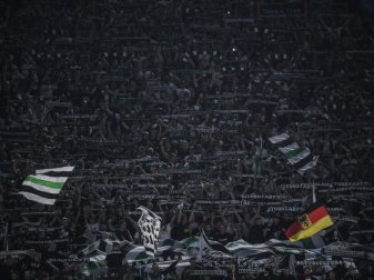 Gladbach-Fans beklagen sich über Ordnungskräfte in Rom Gladbach-Fans beklagen sich über Ordnungskräfte in Rom