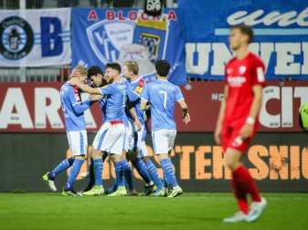Holstein Kiel schlägt den VfL Bochum mit 2:1 Holstein Kiel schlägt den VfL Bochum mit 2:1