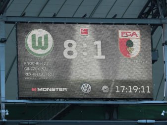 Historische Niederlage: Der FC Augsburg unterlag beim VfL Wolfsburg mit 1:8. Foto: Peter Steffen/dpa Historische Niederlage: Der FC Augsburg unterlag beim VfL Wolfsburg mit 1:8. Foto: Peter Steffen/dpa
