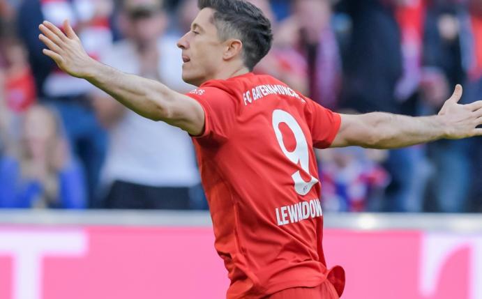 Robert Lewandowski stellt den nächsten Rekord ein