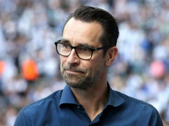 Herthas Geschäftsführer Michael Preetz hat die Hertha-Fans für Schmähungen von Dietmar Hopp gerügt. Foto: Andreas Gora/dpa Herthas Geschäftsführer Michael Preetz hat die Hertha-Fans für Schmähungen von Dietmar Hopp gerügt. Foto: Andreas Gora/dpa