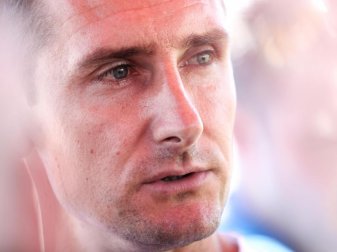 Miroslav Klose ist ein Fan von Bayern-Stürmer Robert Lewandowski. Foto: Christian Charisius/dpa Miroslav Klose ist ein Fan von Bayern-Stürmer Robert Lewandowski. Foto: Christian Charisius/dpa