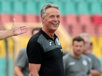 Für Neuhaus ist Schalke klarer Favorit im Pokal-Duell Für Neuhaus ist Schalke klarer Favorit im Pokal-Duell