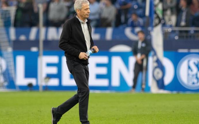 Dortmunds Trainer Lucien Favre steht derzeit in der Kritik. Foto: Bernd Thissen/dpa