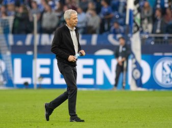Dortmunds Trainer Lucien Favre steht derzeit in der Kritik. Foto: Bernd Thissen/dpa Dortmunds Trainer Lucien Favre steht derzeit in der Kritik. Foto: Bernd Thissen/dpa