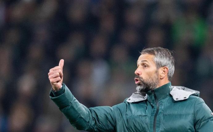Trainer Marco Rose steht mit Gladbach an der Tabellenspitze. Foto: Marius Becker/dpa