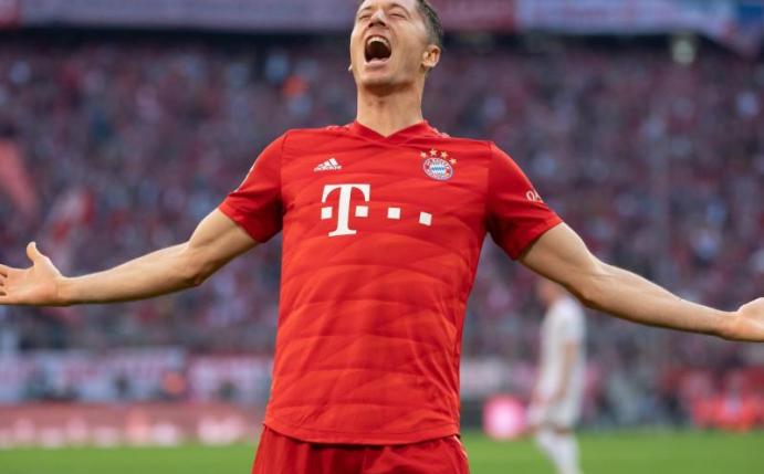 Bayern-Stürmer Robert Lewandowski will auch im DFB-Pokal jubeln. Foto: Sven Hoppe/dpa