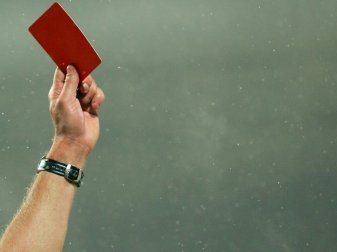 Angriff auf Schiedsrichter nach Platzverweis Angriff auf Schiedsrichter nach Platzverweis